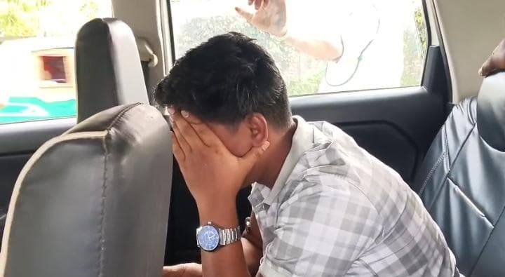 বিশালগড় থানা নয়, ট্রাফিক পুলিশ পেছনে ধাওয়া করে চড়িলামে গিয়ে ধরলো প্রচুর ইয়াবা ট্যাবলেট বোঝাই গাড়ি!!