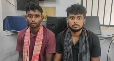 কাজের আশায় বাংলাদেশিরা সীমান্ত ডিঙিয়ে আসছে ! 