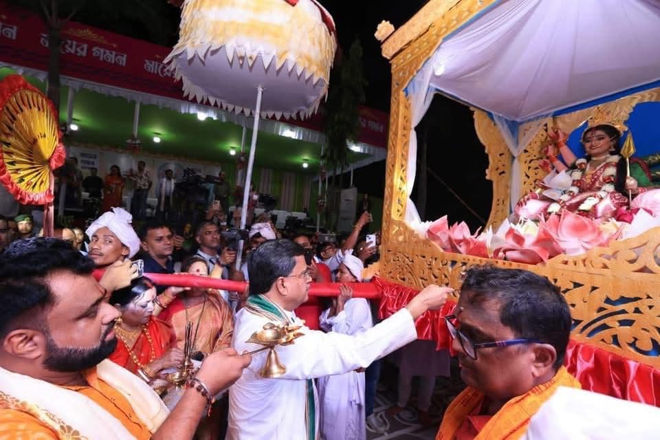 কার্নিভালের উদ্বোধন করেন মুখ্যমন্ত্রী ডাক্তার মানিক সাহা