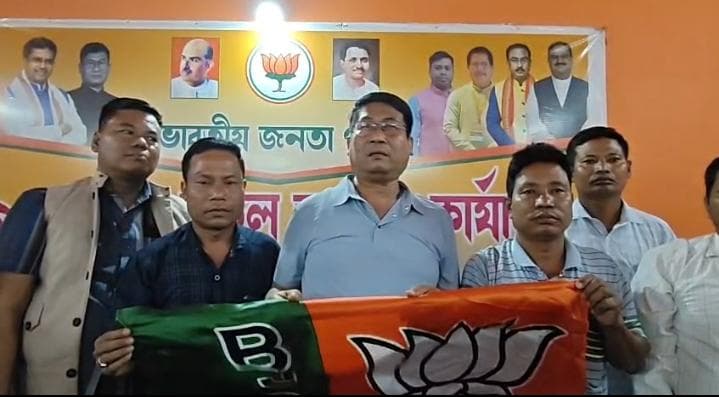 কৃষ্ণুপুরে মথায় ধ্বস , বিজেপিতে যোগদান