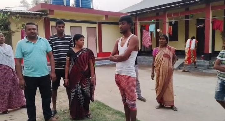 হোলিতেও দুই গোষ্ঠীর লড়াই কৈলাসহরে! প্রাক্তন বুথ সভাপতি ও তার স্ত্রী ও মেয়েকে মারধরের অভিযোগ স্বদলীদের বিরুদ্ধে!! পাল্টা অভিযোগ করেছে অভিযুক্তরাও!