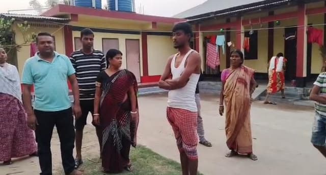 হোলিতেও দুই গোষ্ঠীর লড়াই কৈলাসহরে! প্রাক্তন বুথ সভাপতি ও তার স্ত্রী ও মেয়েকে মারধরের অভিযোগ স্বদলীদের বিরুদ্ধে!! পাল্টা অভিযোগ করেছে অভিযুক্তরাও!