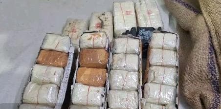 গোপন খবরের ভিত্তিতে অভিযান, কদমতলায় উদ্ধার ৫০ হাজার ইয়াবা ট্যাবলেট!
