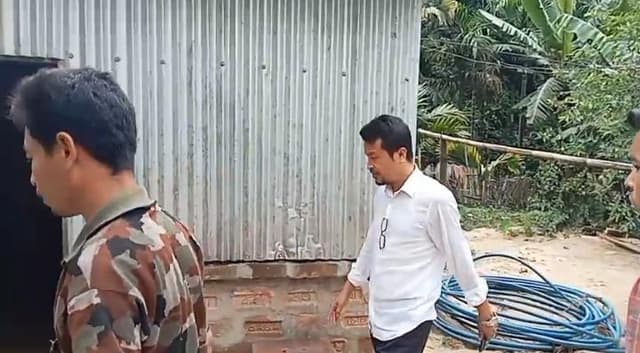 সিমনায় ঝড় বৃষ্টিতে ক্ষতিগ্রস্ত এলাকা পরিদর্শনে রাষ্ট্রমন্ত্রী বৃষকেতু,সরকারি সাহায্যের আশ্বাস