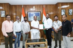 রাজ্যপালের দ্বারস্থ ওয়েব মিডিয়া ফোরাম , একগুচ্ছ দাবিতে স্মারকলিপি প্রদান