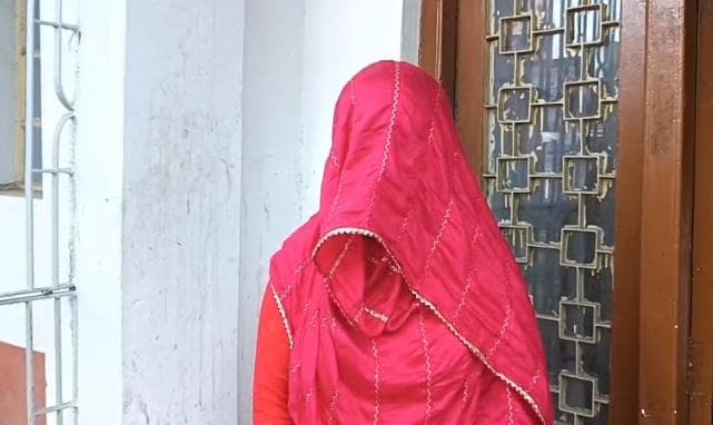   প্রতারকের খপ্পড়ে পড়ে থানার দ্বারস্থ অসহায় ভিনদেশী মহিলা !