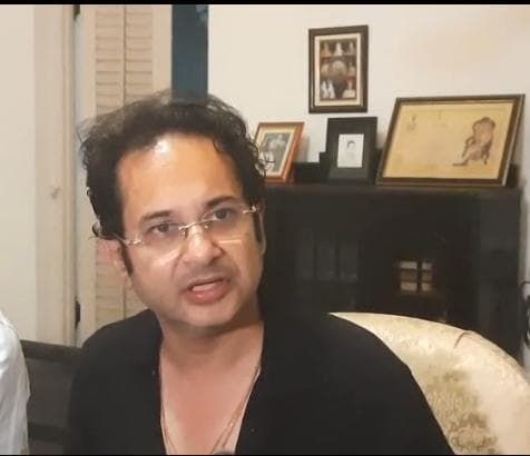 দিনভর মারপিট ,সন্ধ্যায় আত্মপক্ষ সমর্থনে দলীয় কর্মীদের প্রদ্যোত 