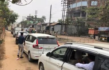 ভিভিআইপির চলাচলের বিধি নিষেধে আটকে যায় রোগীর গাড়িও! ঘটনা বিশালগড়ে