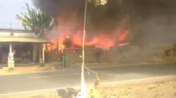 বৈদ্যুতিক শর্ট সার্কিট নিঃস্ব শ্রমিক পরিবার!