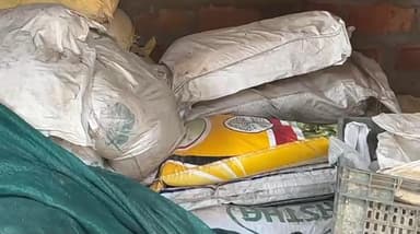 মথার নেতার বাড়ি থেকে সার বাজেয়াপ্ত করলো দপ্তর