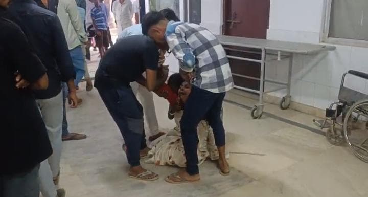 ​সোনামুড়া-বিলোনিয়া সড়কে ভয়াবহ দুর্ঘটনা!চালকের মৃত্যু!! গুরুতর আহত মা ও শিশু!