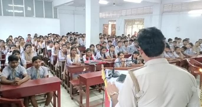 প্রাচ্য ভারতী স্কুলে নেশা মুক্তি বিষয়ক কর্মশালা 