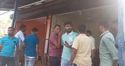 বামুটিয়ায় বি এম এস অটোরিক্সা শাখার কমিটি গঠন নিয়ে ধুন্দুমার , অফিসে তালা 