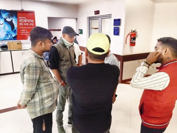 রাজীব ভট্টাচার্যকে হাসপাতালে দেখতে ছুটে যান বিশিষ্ট সমাজসেবী চন্দন চক্রবর্তী