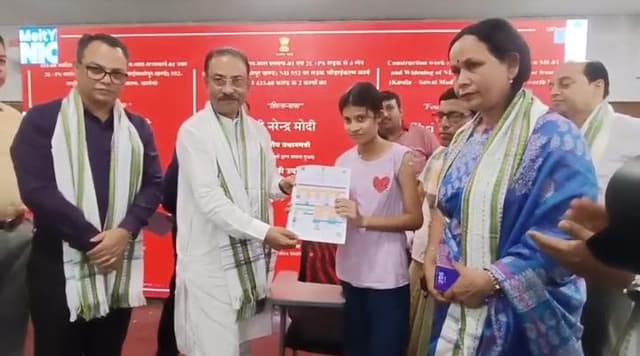 জরায়ুমুখের ক্যান্সার প্রতিরোধে ৩ মাসের এইচপিভি টিকাকরণ অভিযান