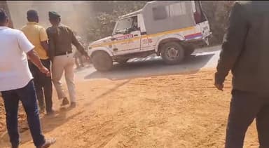  বেপরোয়া গাড়ির তাণ্ডব কাঁঠালতলী-  মহেশখলা শিল্প কারখানা এলাকায়!