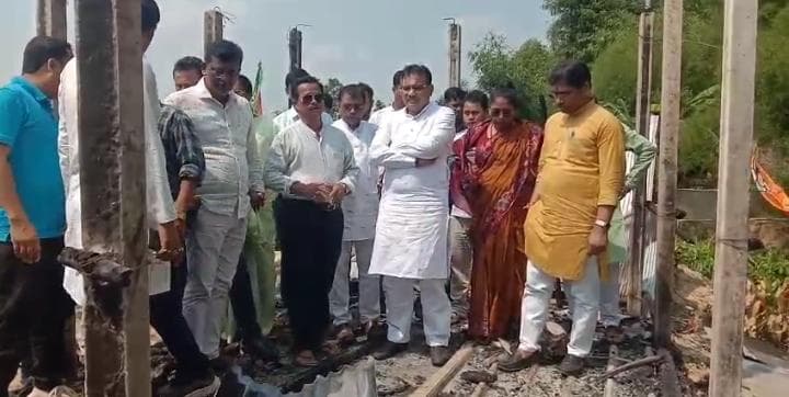 নির্বাচনী সন্ত্রাস স্বরজমিনে খতিয়ে দেখিলেন রাজ্যের অর্থমন্ত্রী